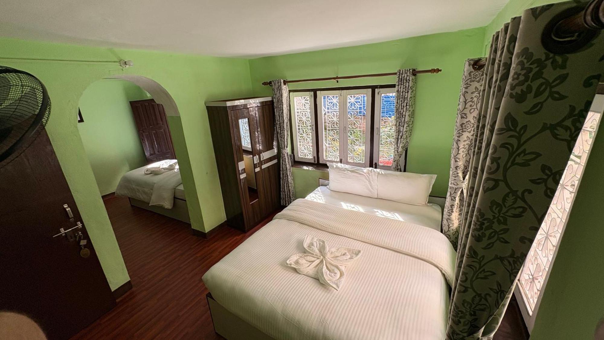 Wander Thirst Hostel Катманду Екстериор снимка