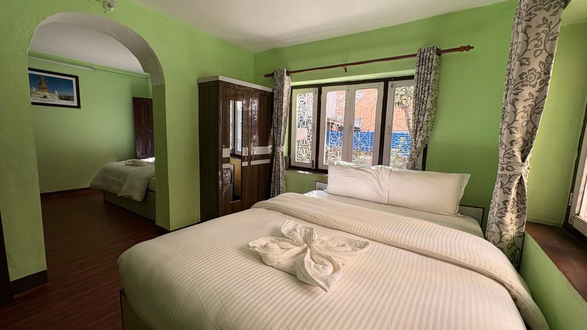 Wander Thirst Hostel Катманду Екстериор снимка