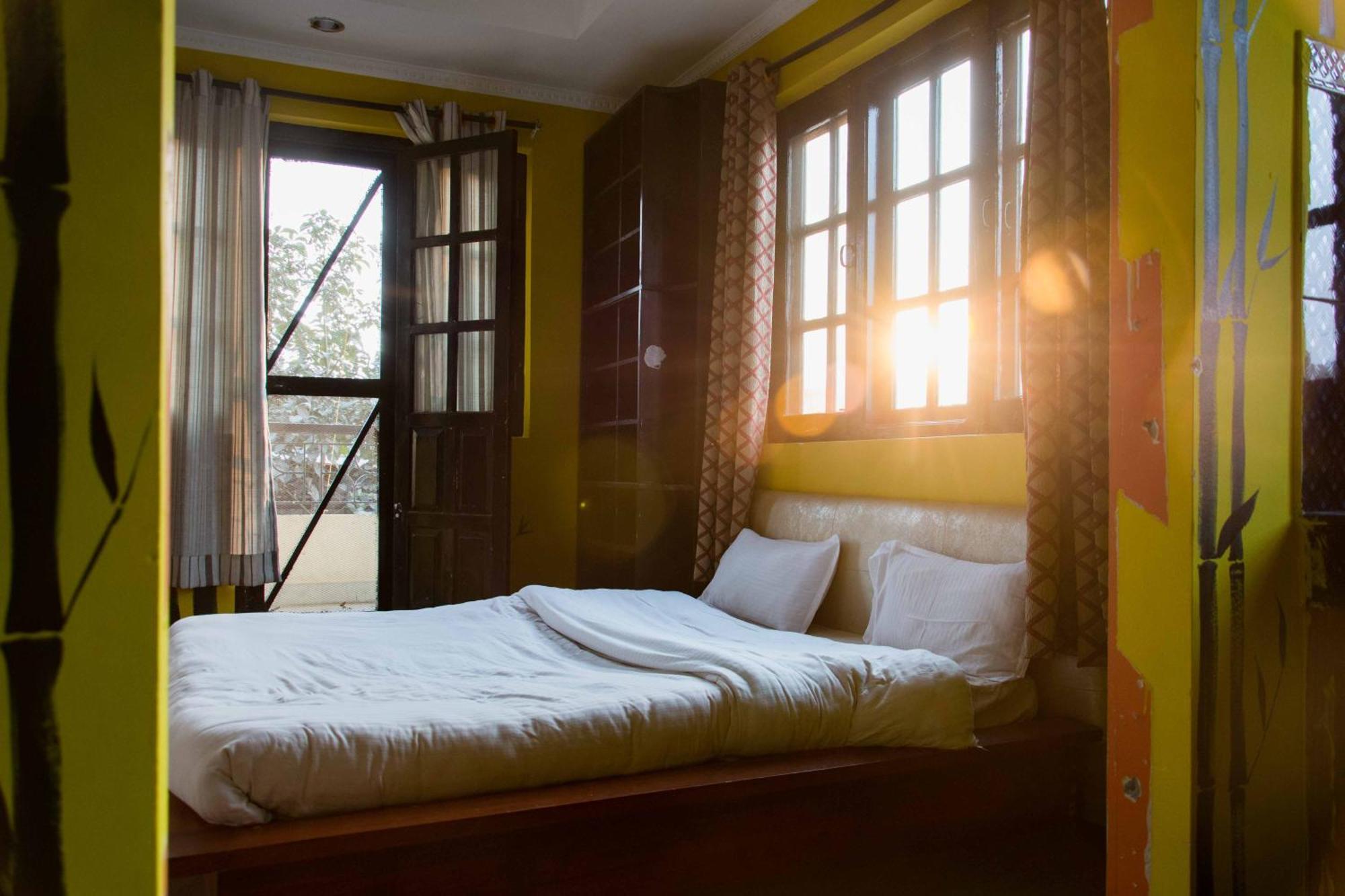 Wander Thirst Hostel Катманду Екстериор снимка