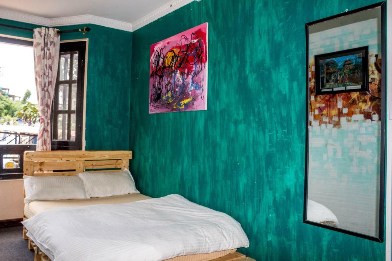 Wander Thirst Hostel Катманду Екстериор снимка